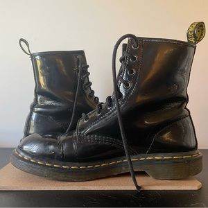 Size 8, 1460 Women’s Patent Leather Lace Up Boots